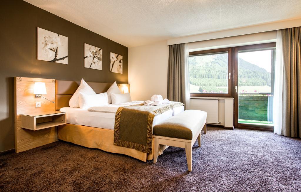 Hotel Witt Berwang Exterior photo
